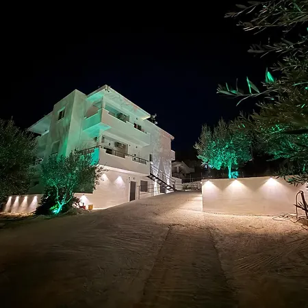 White House Dami Διαμέρισμα *