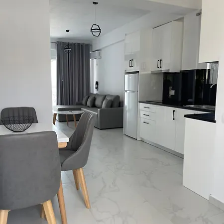 White House Dami Sarandë