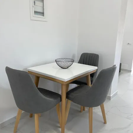 Apartament White House Dami Saranda