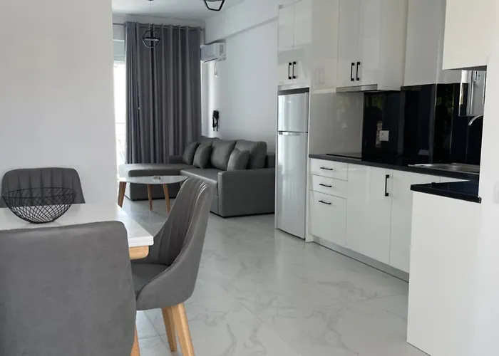 White House Dami Sarandë